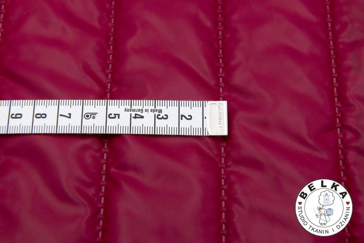 TKANINA PIKOWANA CZERWONA CIEMNA WZÓR PASY 5cm-12118